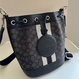 Very Cute Coach Bucket Bag